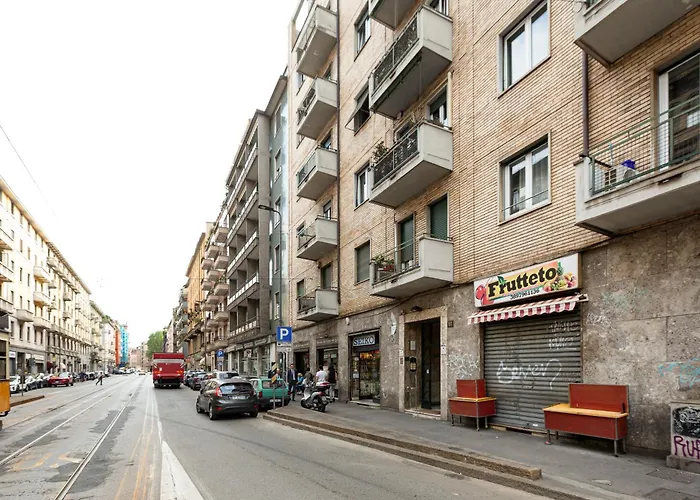 Guesthost - Bright Apartment Milano Centrale